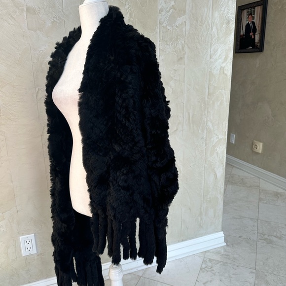 NWT Black Rabbit Cape 180 x 50" - Picture 5 of 7